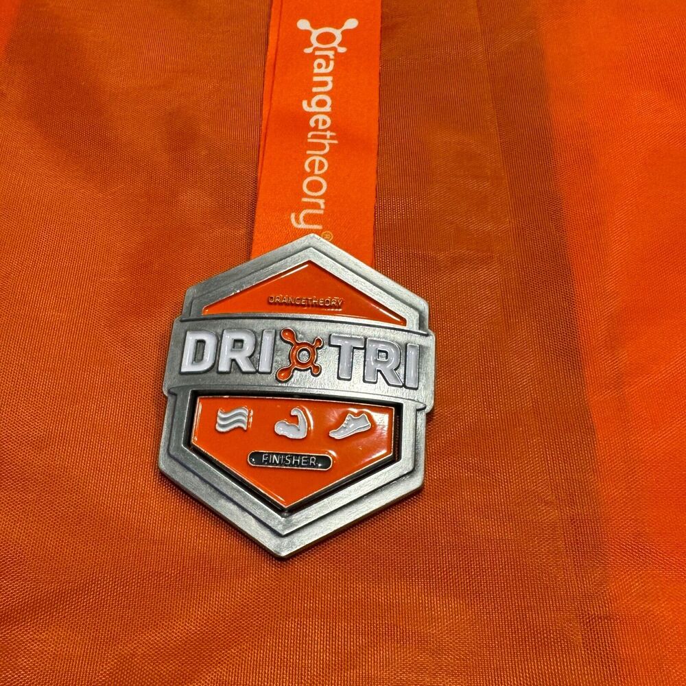 Orange Theory Fitness 2024 DRI-TRY Cinch Sack Bag + Medal Of Triumph FINISHER - Picture 6 of 7